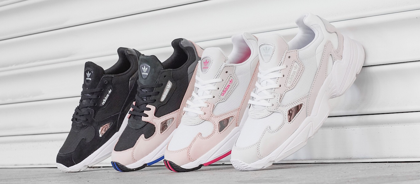 adidas originals Falcon sneakerit